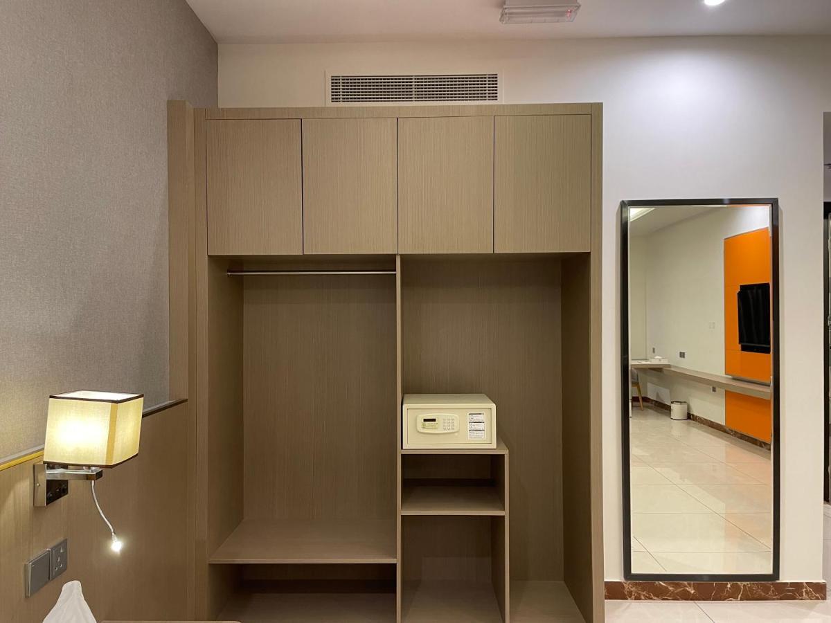 Season Inn Hotel_Al Hail Seeb Exterior photo